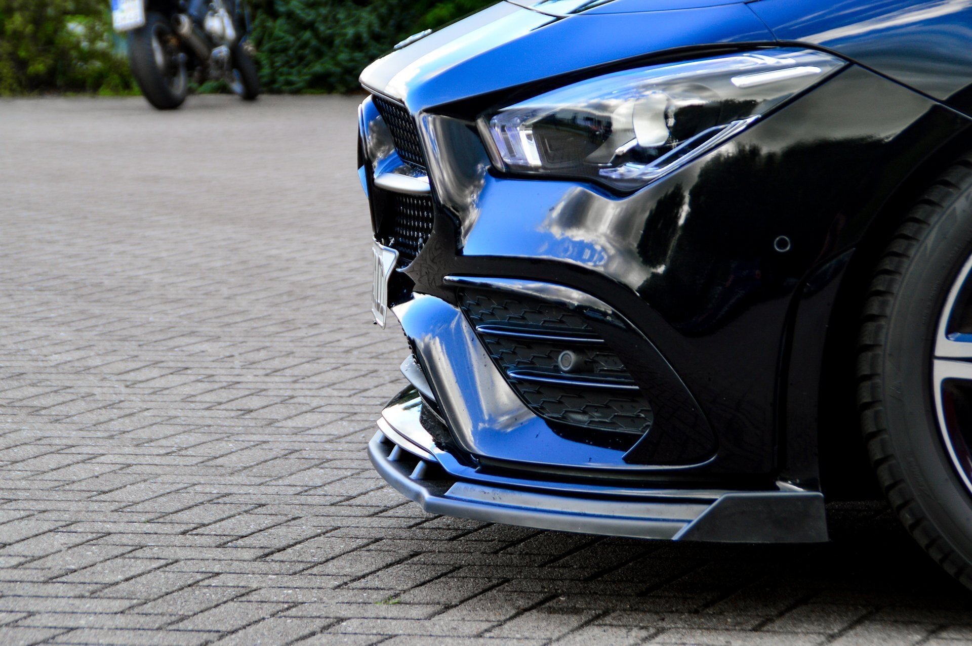 CUP Frontspoilerlippe mit Wing Mercedes Benz CLA X118 Shootingbrake Schwarz Glanz