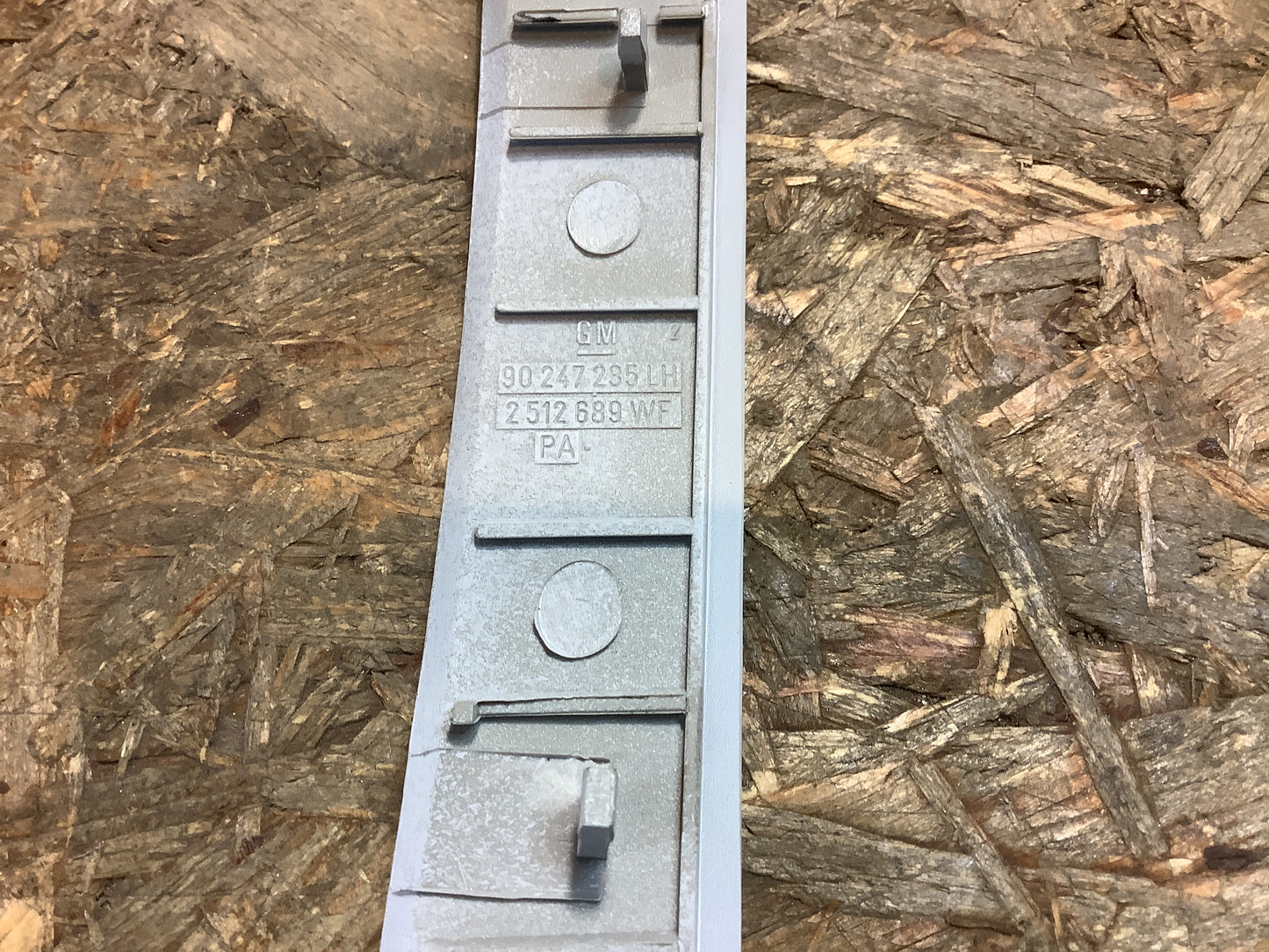 Omega A Zierleiste C-Säule Original GM NEU