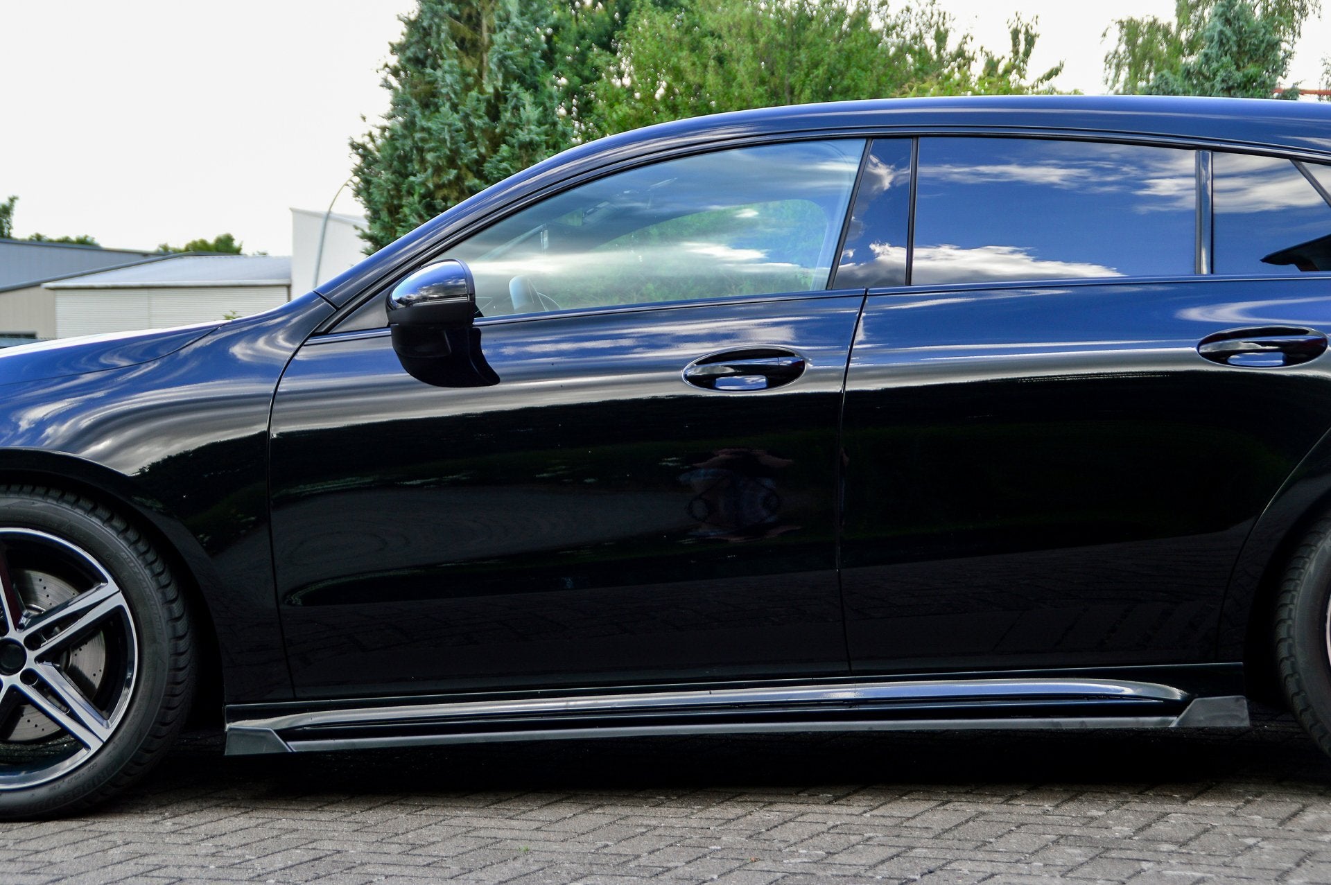 CUP Seitenschwellersatz mit Wing Mercedes Benz CLA X118 Shootingbrake Carbon