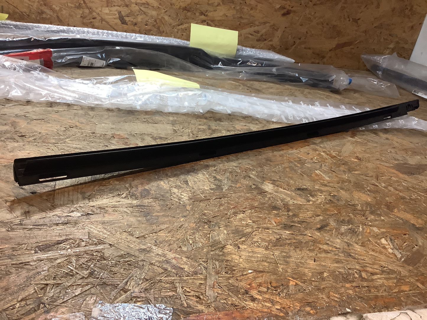 Peugeot 208 II Türfenster-Außenleiste vorn rechts Original Original Parts NEU