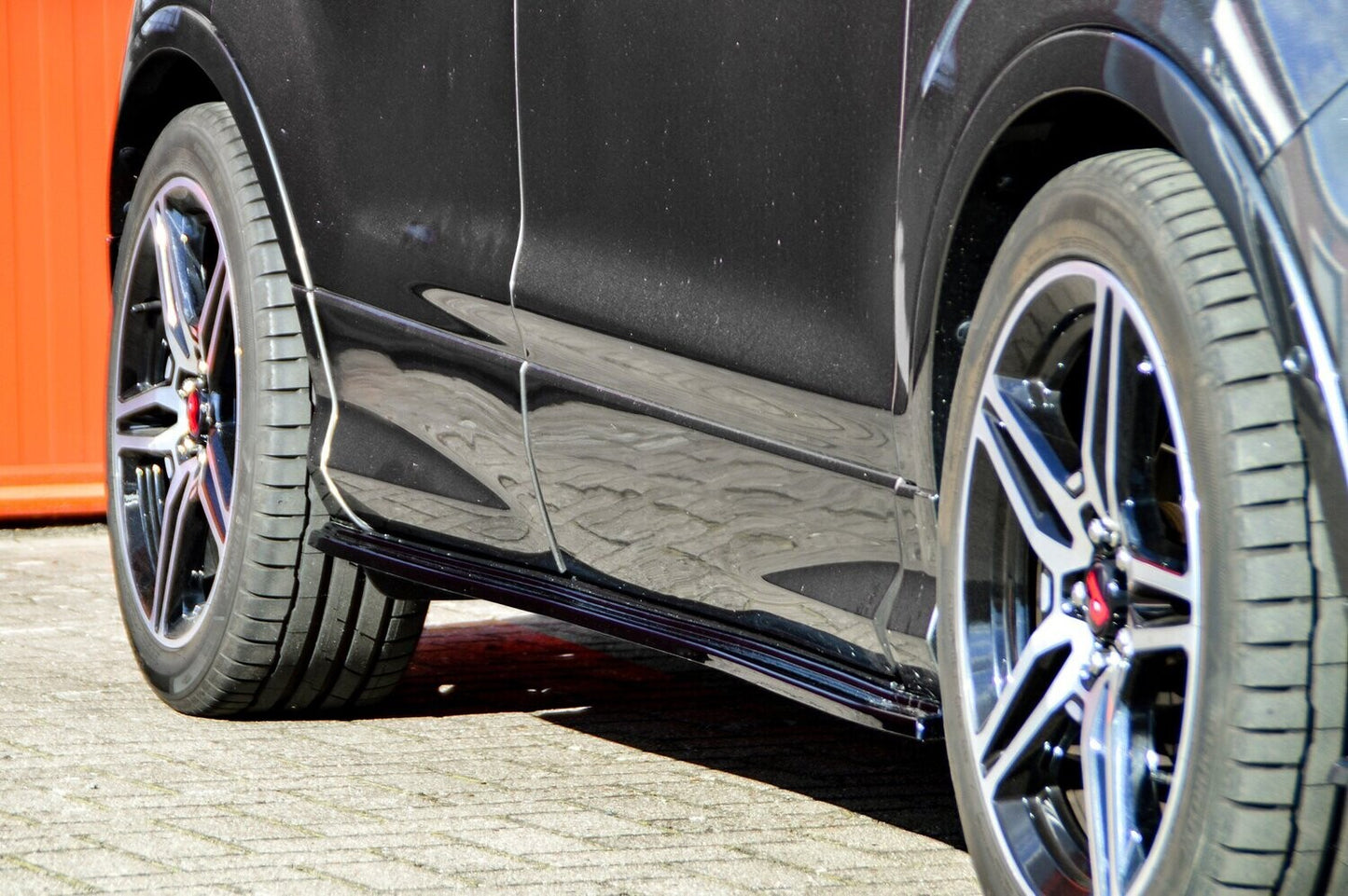 Seitenschwellersatz CUP Ford Kuga DM2 ab Bj.: 2016-2019 Schwarz Glanz