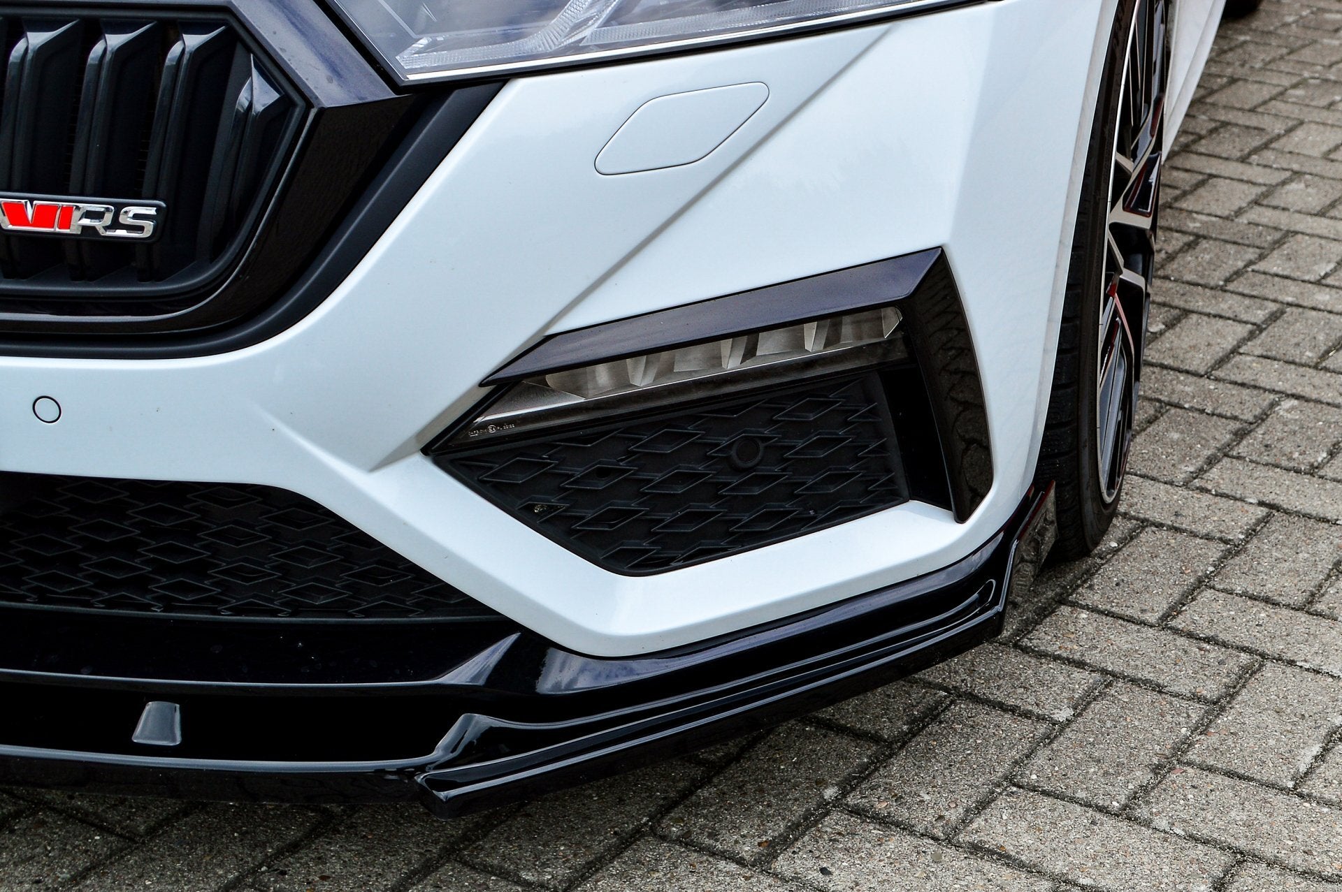 CUP Frontspoilerlippe mit Wing ABS Skoda Octavia RS, NX, Combi Carbon