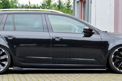 CUP Seitenschwellersatz mit Seitenwing Skoda Octavia RS 5E Carbon