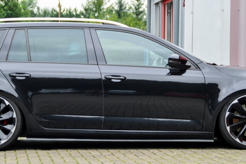 CUP Seitenschwellersatz Skoda Octavia RS 5E ab Bj.: 2016- Carbon
