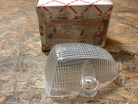 Mitsubishi Fuso Dachblinker mit weißer Linse Original Mitsubishi NEU