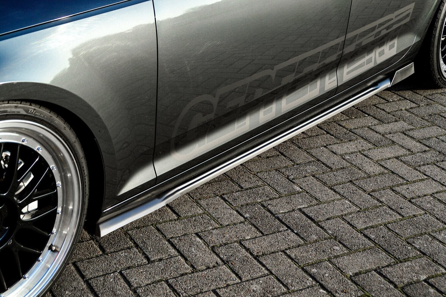 Seitenschwellersatz mit Wing Audi A4 B9 Bj.:2015-2019 Carbon