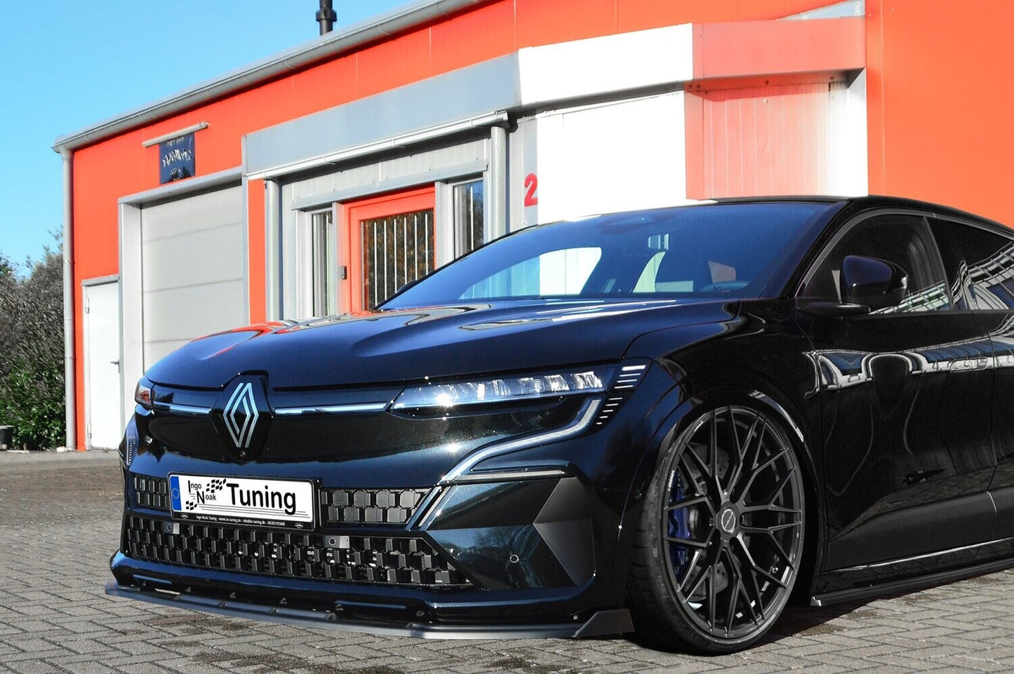 CUP Frontspoilerlippe mit Seitenwing Renault Megane E-Tech Elektric Typ: RCB Schwarz Glanz