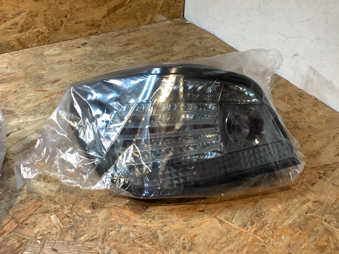 Heckleuchten Dynamisch LED Smoke passend für BMW 5er (E60) Limousine Vor-Facelift 2004-2007 Leichte Beschädigung auf der Oberfläche, 33% reduziert