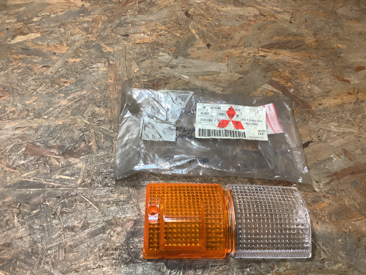 Mitsubishi Blinkglas rechts Original NEU