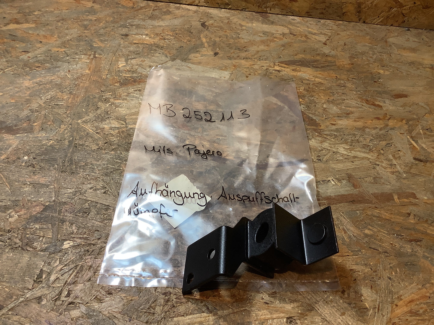 Mitsubishi Pajero Aufhängung, Auspuffschalldämpfer Original Mitsubishi NEU