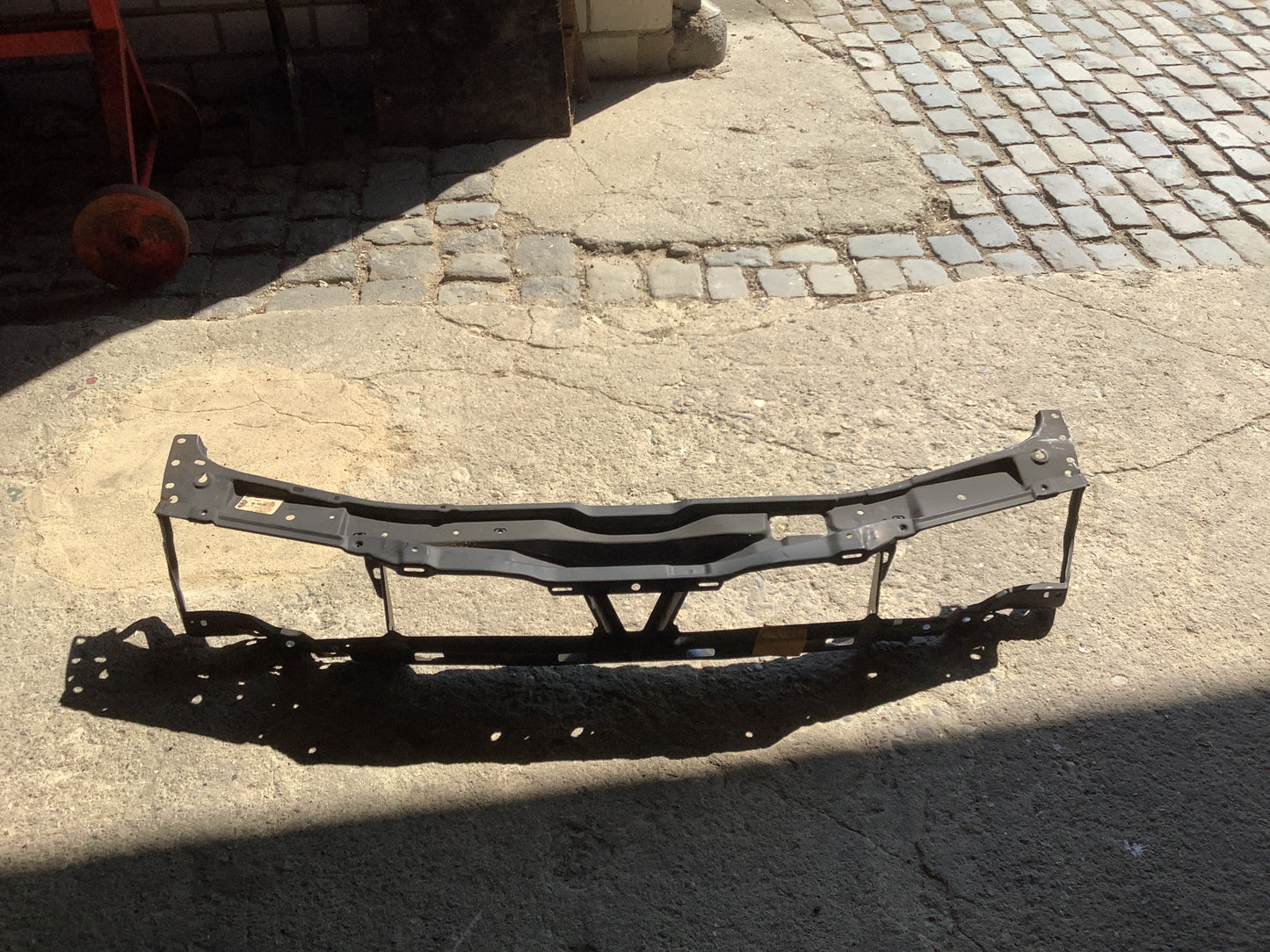 VW Passat 35i Schlossträger Original VW NEU