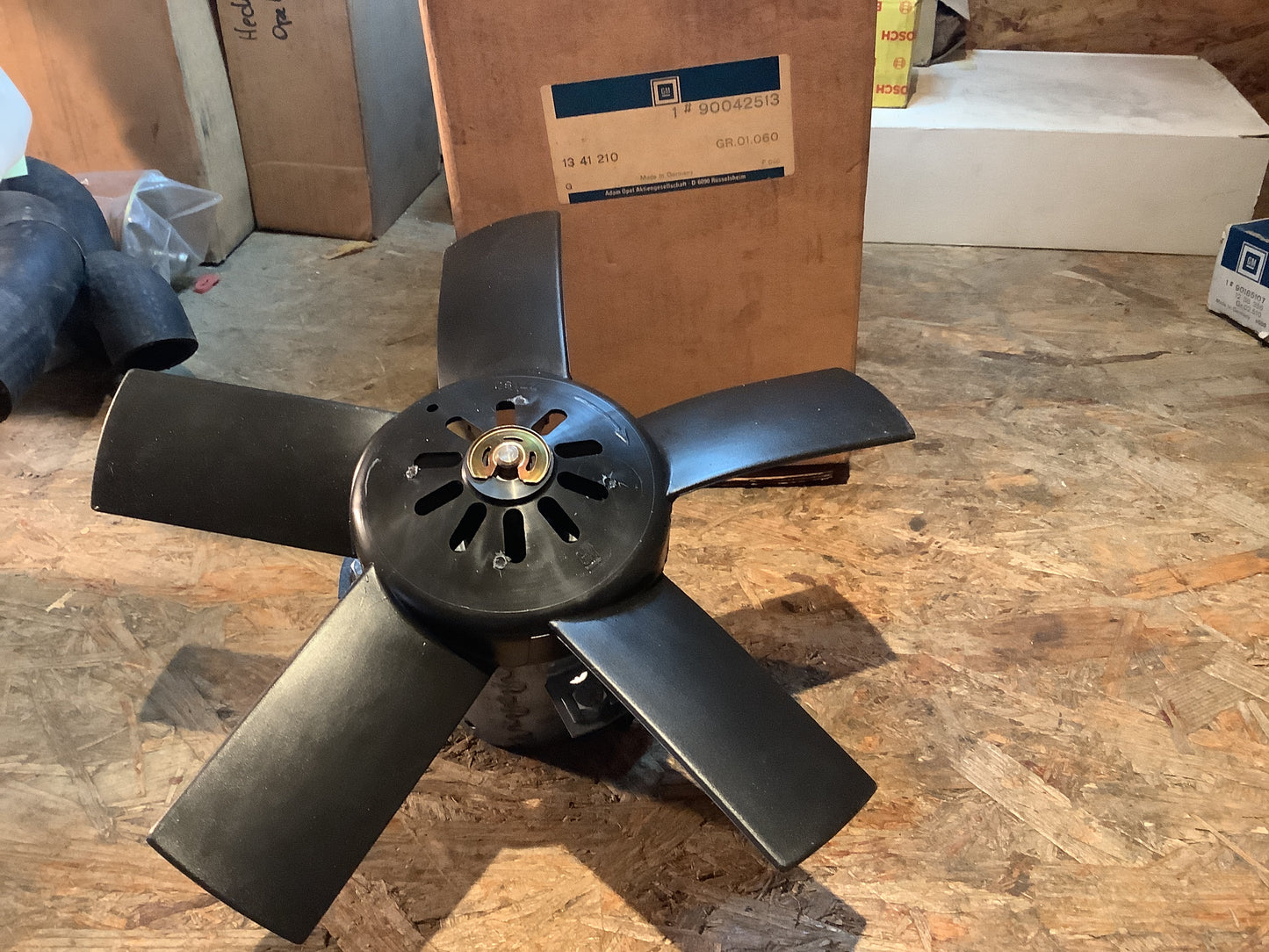 Opel Kadett E 1,7D Lüfterrad Original GM NEU