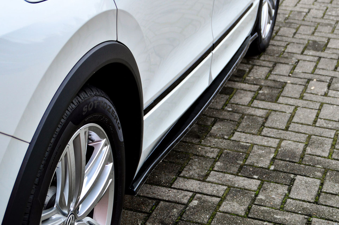 CUP Seitenschweller Volkswagen Tiguan Allspace 2 Typ AD1 Schwarz Glanz