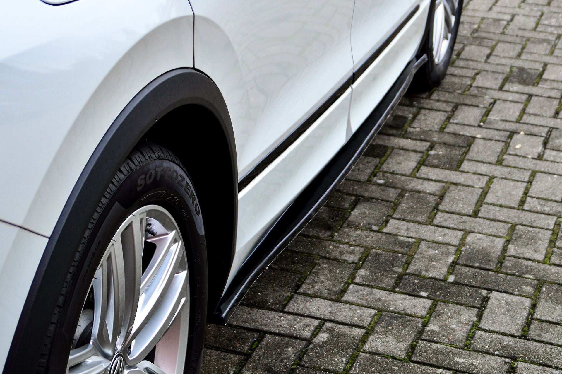 CUP Seitenschweller Volkswagen Tiguan Allspace 2 Typ AD1 Schwarz Glanz