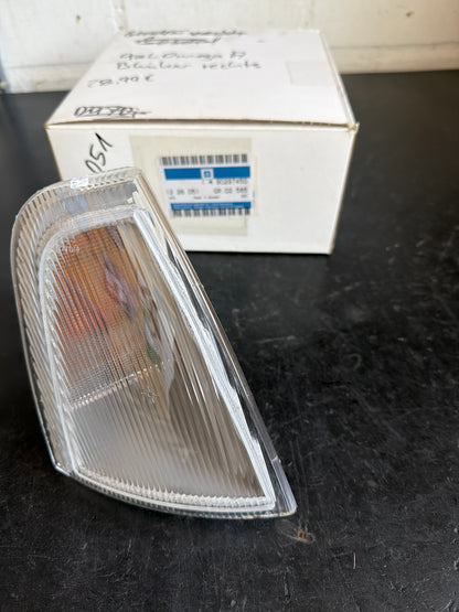 Original GM Opel Omega A Blinker rechts NEU