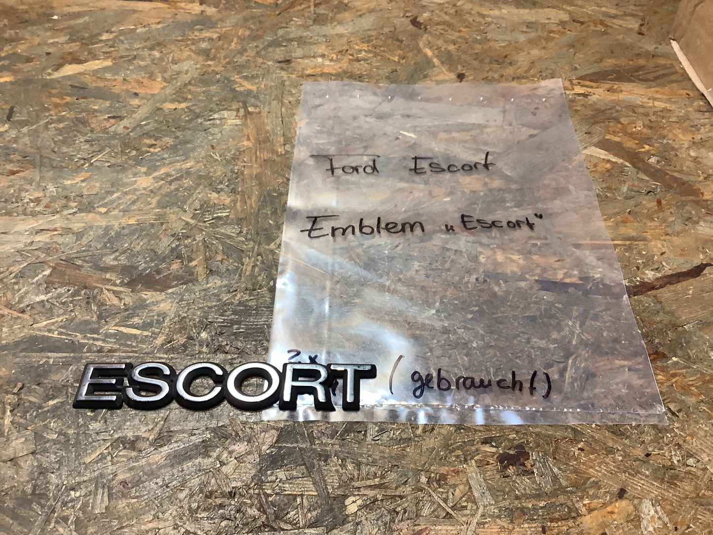 Emblem „Escort“ Original Ford GEBRAUCHT
