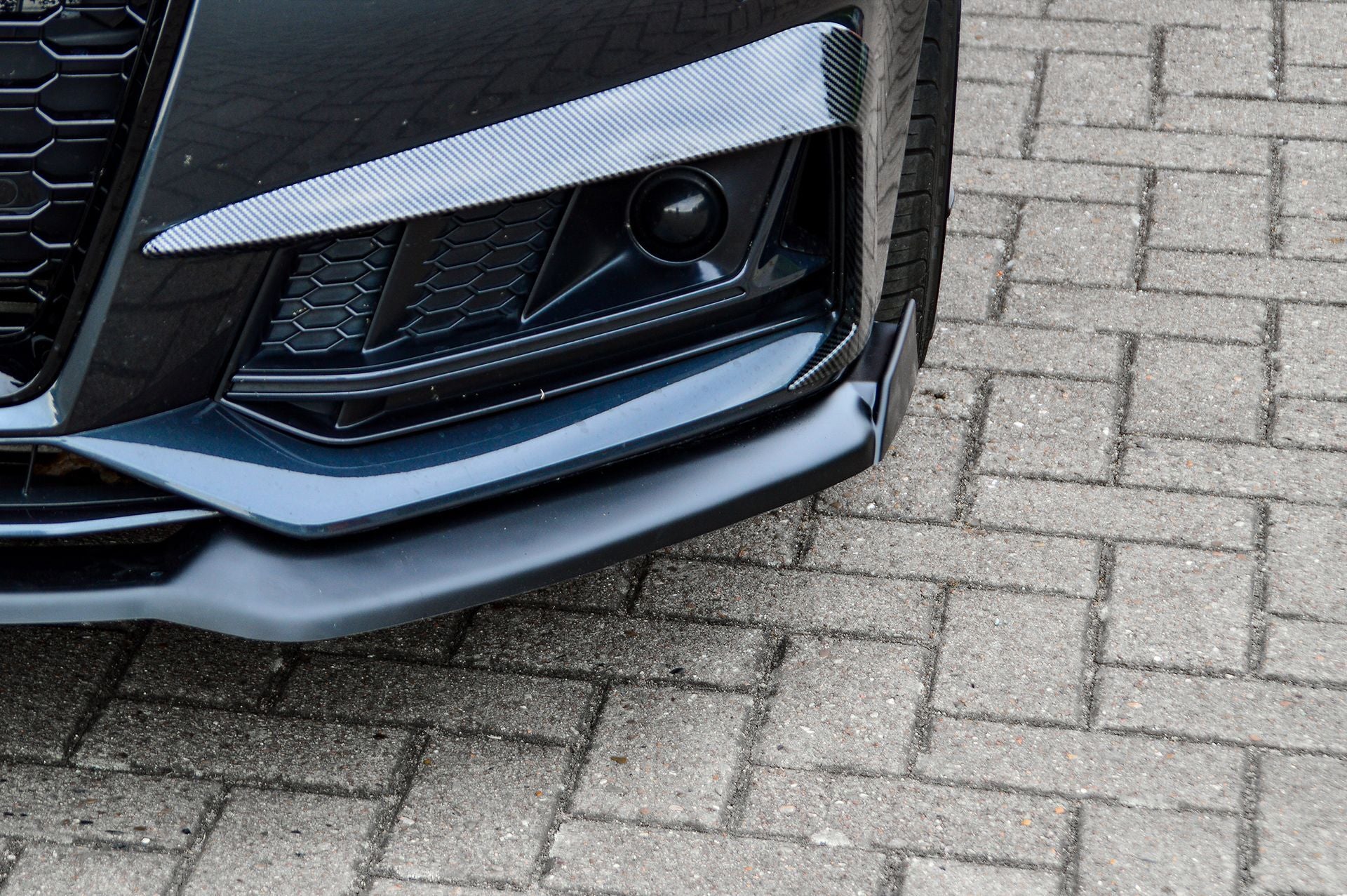 CUP Frontspoilerlippe ABS mit Seitenwing Audi A4 S-Line Typ: B9 Schwarz Glanz