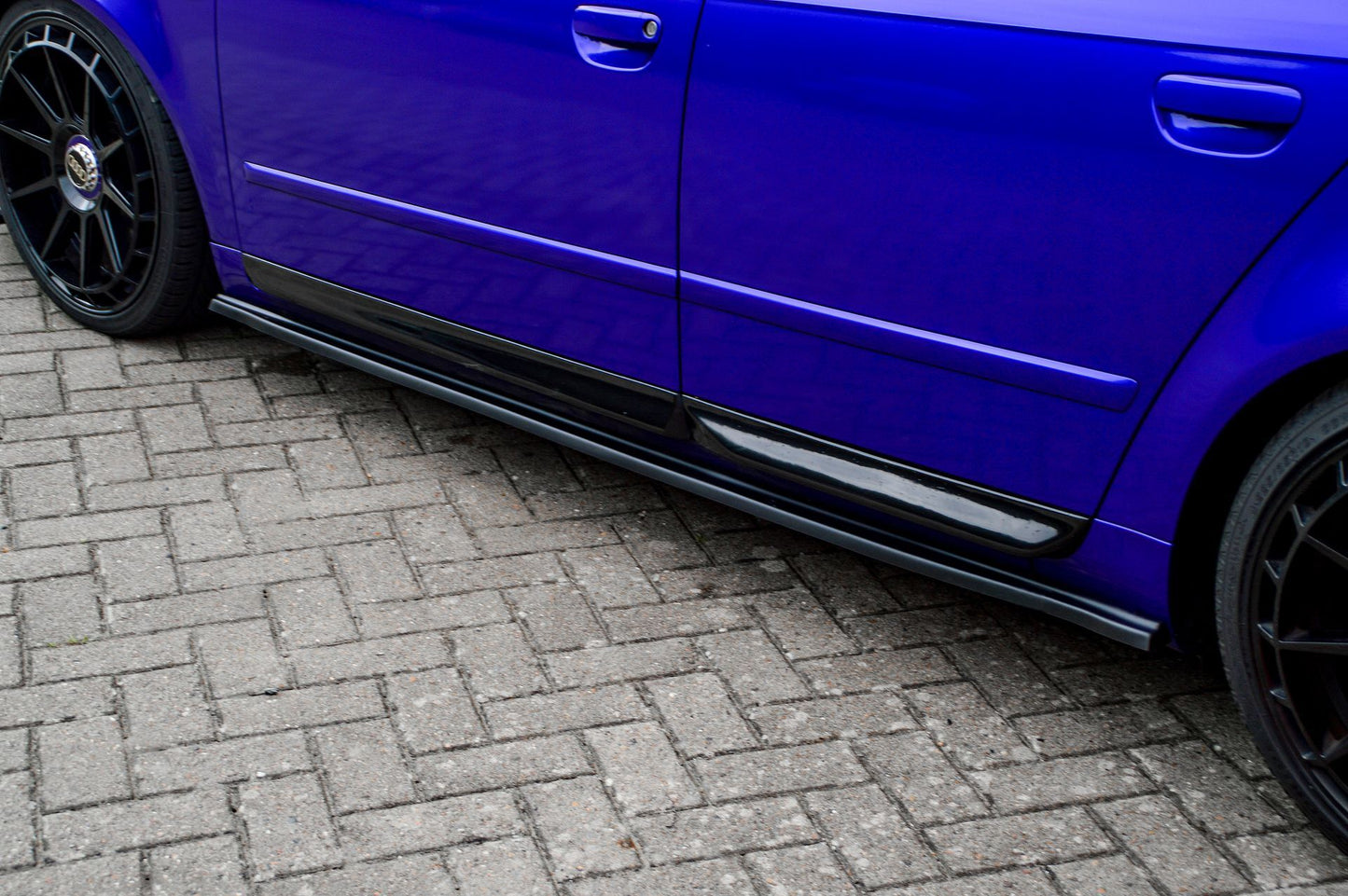 CUP Seitenschwellersatz Audi A4 (8E) B6 Bj.:2000-2004 Schwarz Glanz
