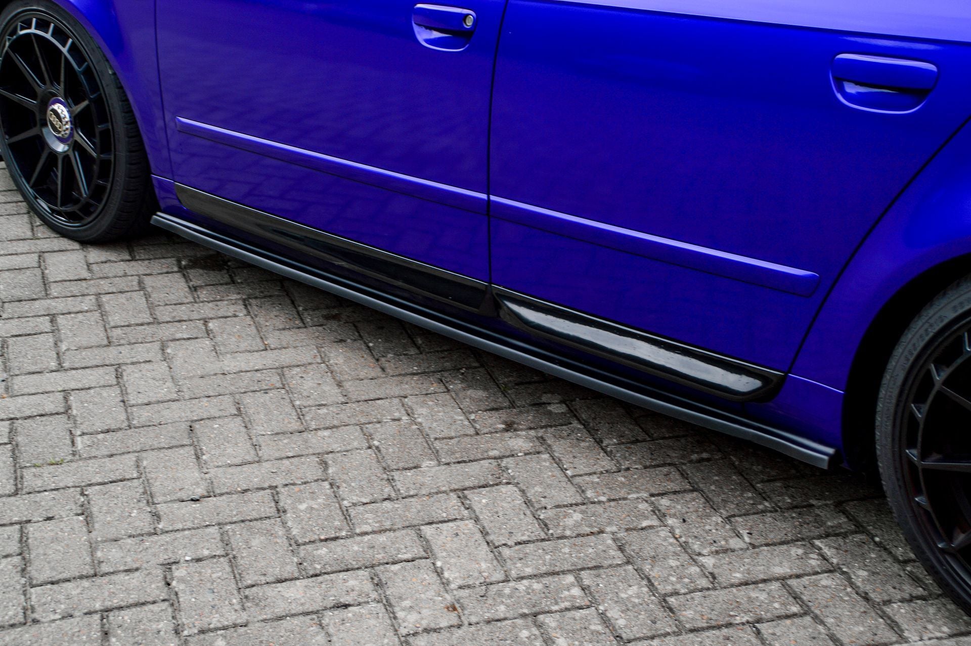 CUP Seitenschwellersatz Audi A4 (8E) B6 Bj.:2000-2004 Schwarz Glanz