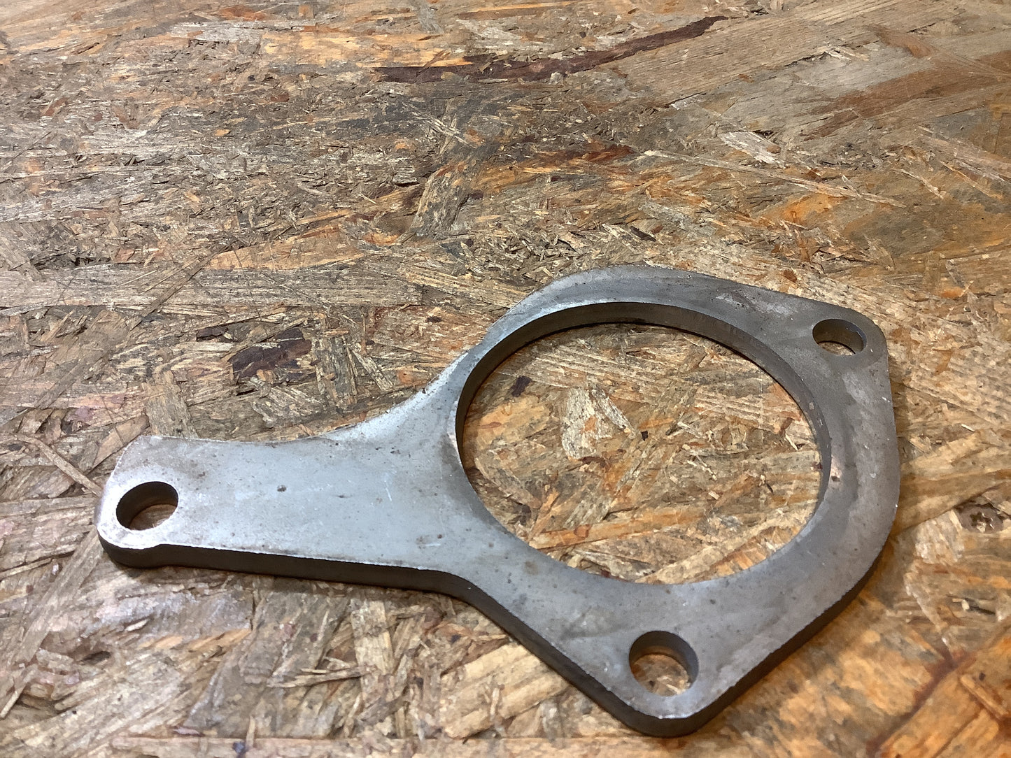 Mitsubishi L300, Benziner, Bj. 97-08 Halter Schaltgehäuse Original Mitsubishi NEU