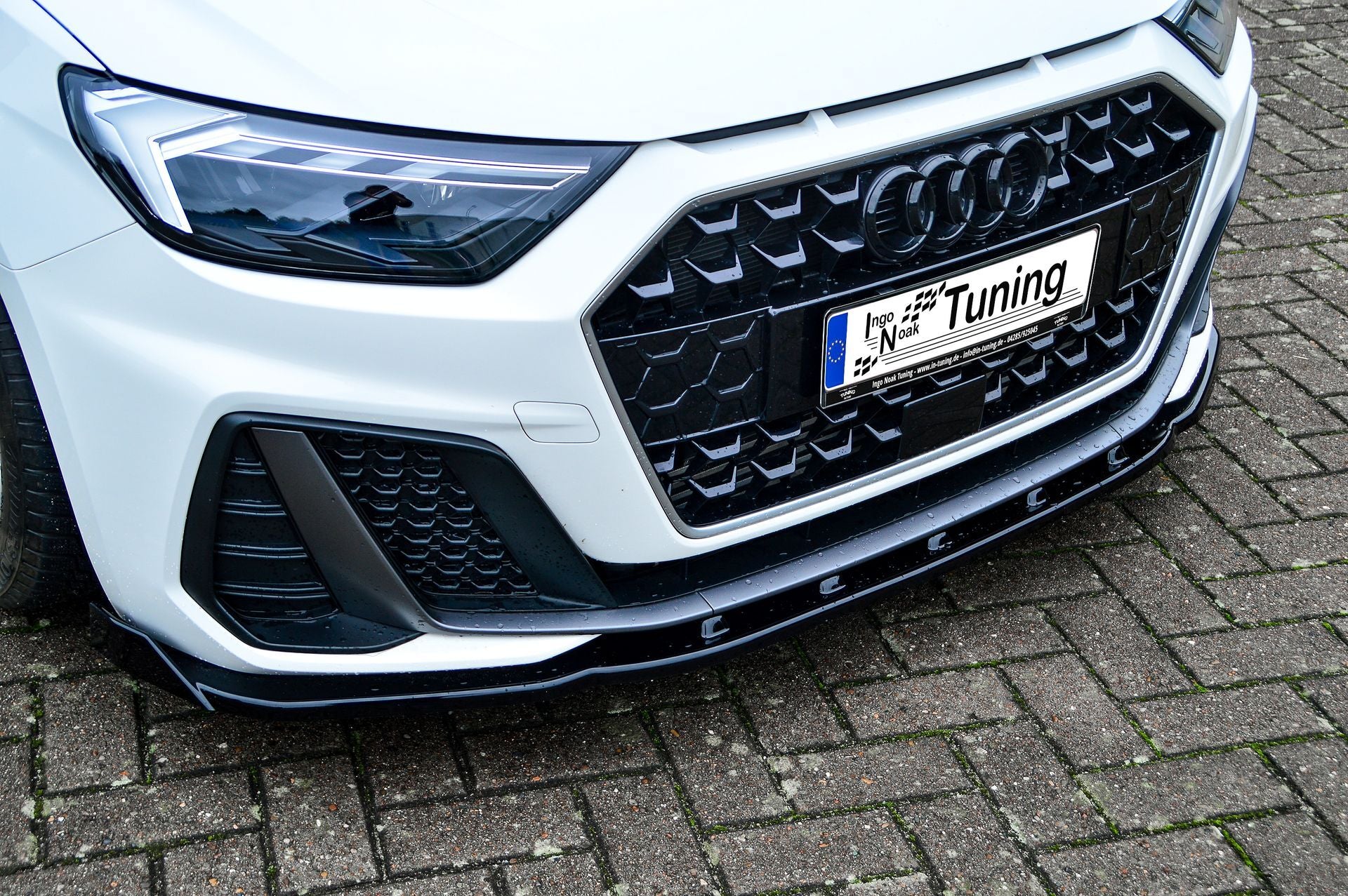 CUP Frontspoilerlippe ABS mit Seitenwing Audi A1 (GB) ab Bj.2018- Schwarz Glanz