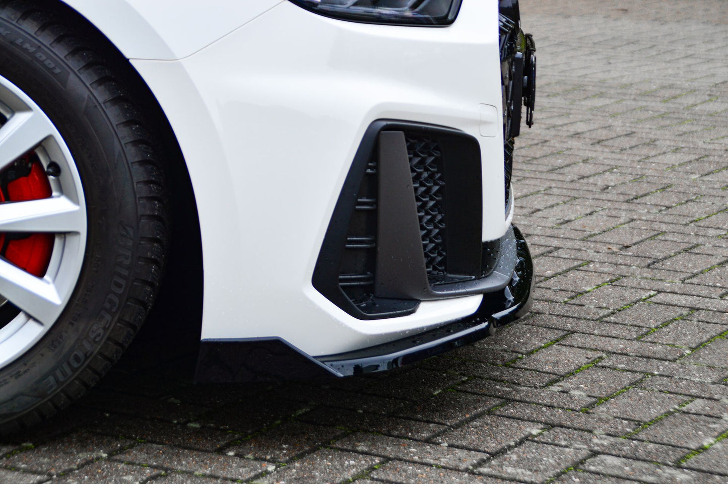 CUP Frontspoilerlippe ABS mit Seitenwing Audi A1 (GB) ab Bj.2018- Schwarz Glanz