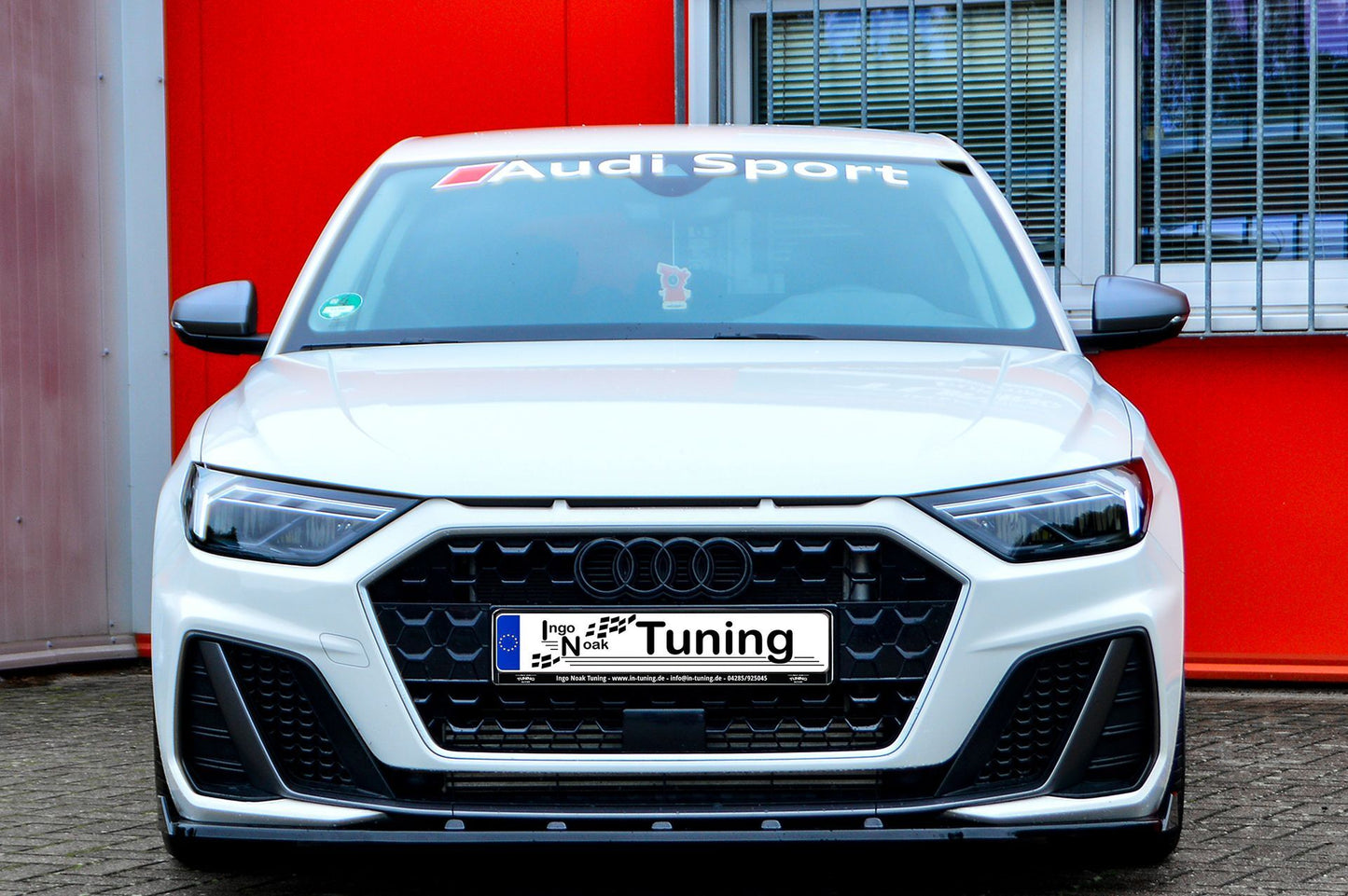 CUP Frontspoilerlippe ABS mit Seitenwing Audi A1 (GB) ab Bj.2018- Schwarz Glanz