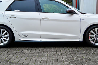 CUP Seitenschwellersatz mit Wing Audi A1 (GB) ab Bj.2018- Schwarz Matt