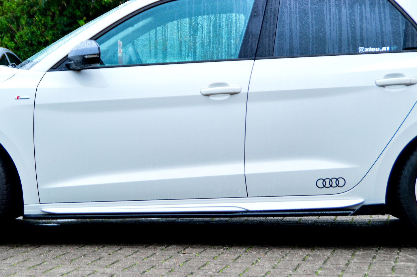 CUP Seitenschwellersatz mit Wing vorne/hinten Audi A1 (GB) Schwarz Matt