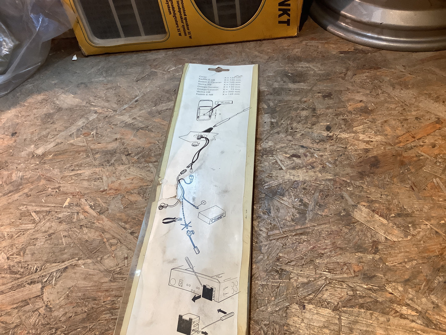 Corsa, Kadett E-HB, Kadett E-Caravan, Vectra-NB, Omega/Senator, Omega/Caravan, Vectra-HB, Kadett E-NB Antenne Original Opel NEU