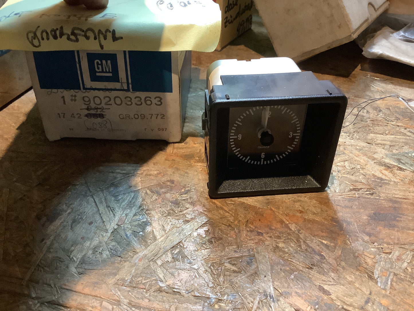 Opel Kadett E Quarzuhr Original GM NEU