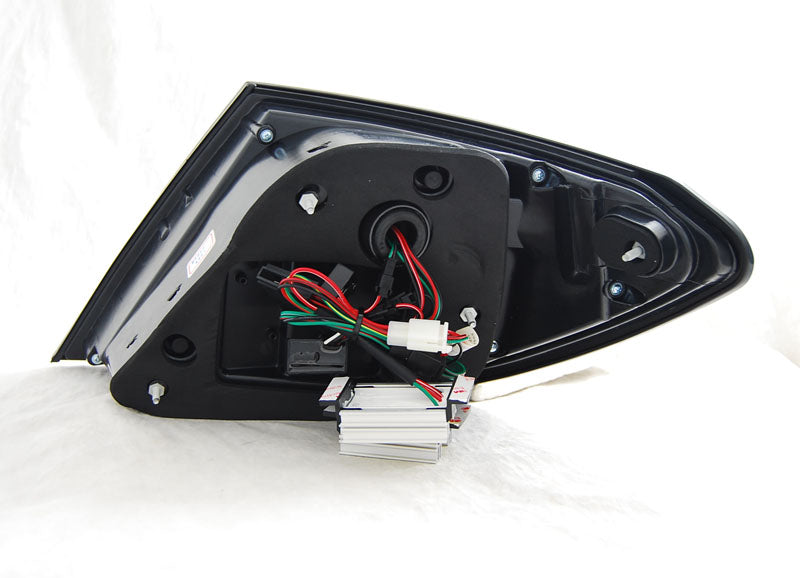 Tuning-Tec Voll LED Lightbar Rückleuchten für Mercedes Benz C-Klasse W204 Limousine 07-10 rauch