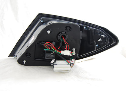 Tuning-Tec Voll LED Lightbar Rückleuchten für Mercedes Benz C-Klasse W204 Limousine 07-10 rauch