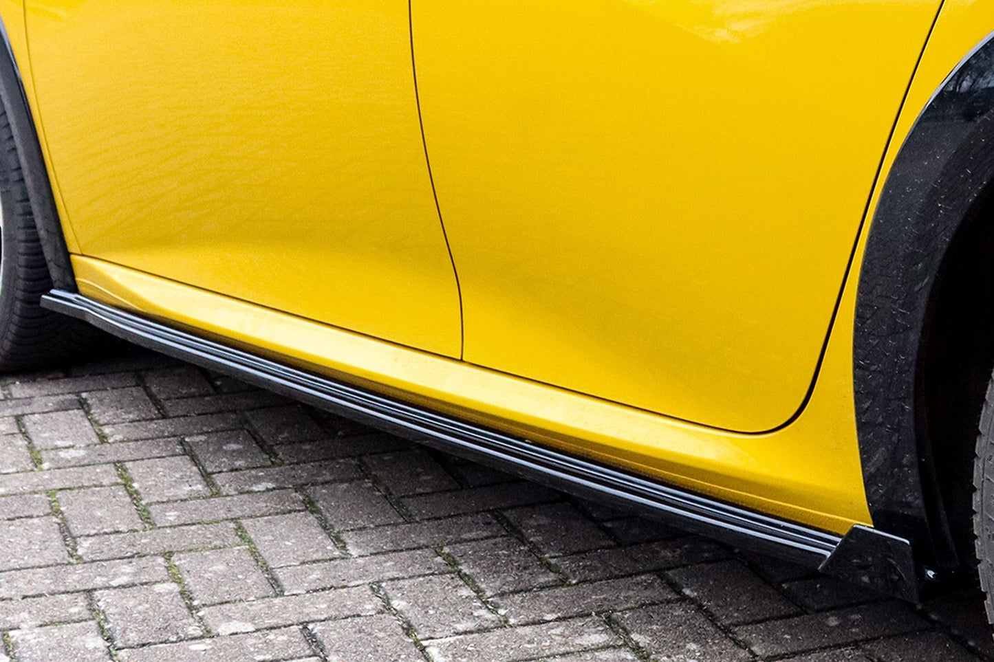 CUP 3 Seitenschweller Peugeot 208 + e208 ,GT, GT-Line Schwarz Glanz