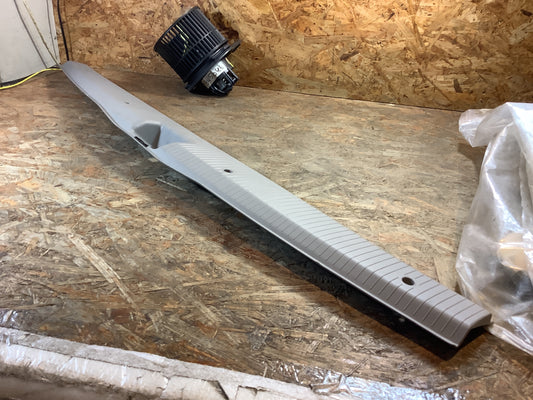 Opel Omega B Caravan Laderaumabdeckung Original GM NEU