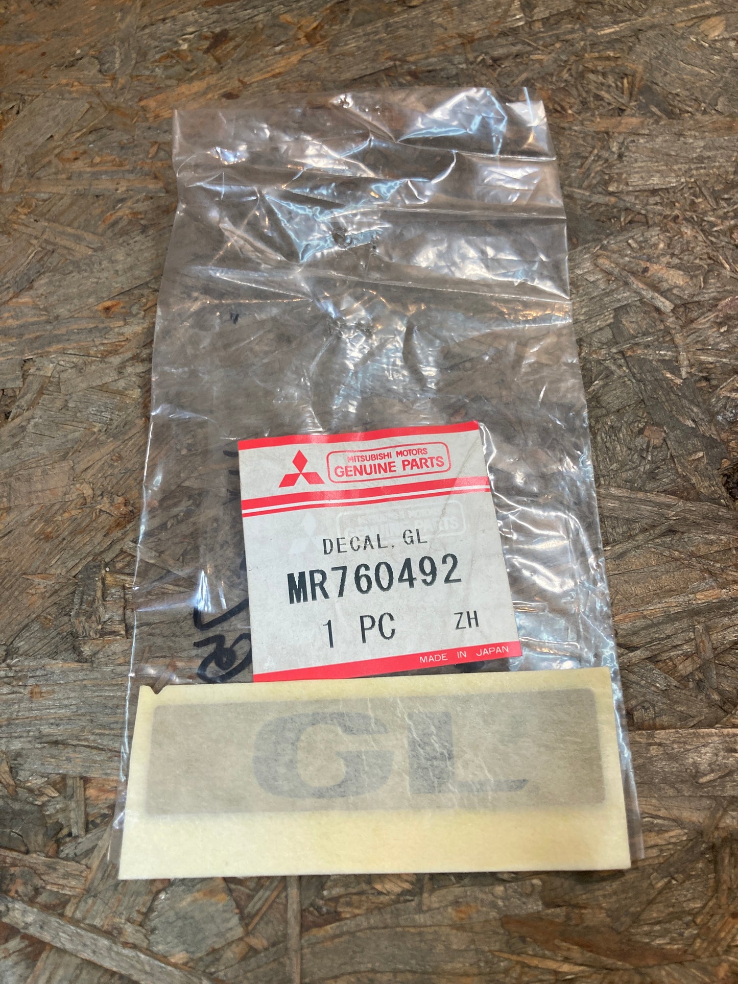 Mitsubishi Emblem „GL“ Original Mitsubishi NEU