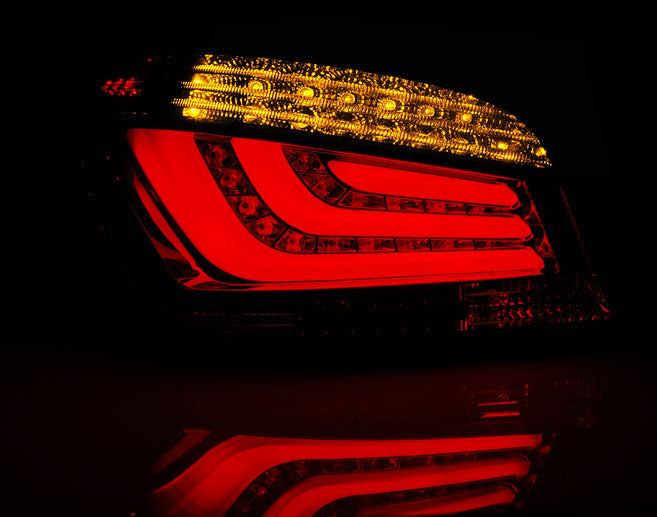 Tuning-Tec LED Lightbar Rückleuchten für BMW 5er E60 LCI Limousine 07-10 rot/klar