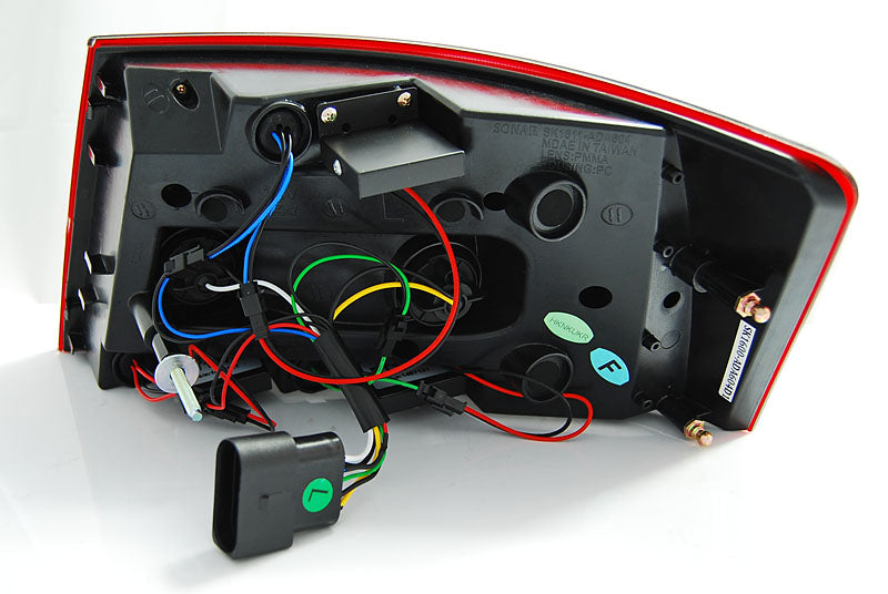 Tuning-Tec LED Lightbar Rückleuchten für Audi A6 4F (C6) 04-08 Limousine rot/klar (6Pin)