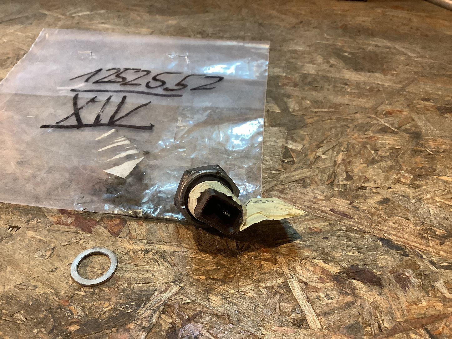 Opel Omega B Öldruckschalter Original Opel NEU