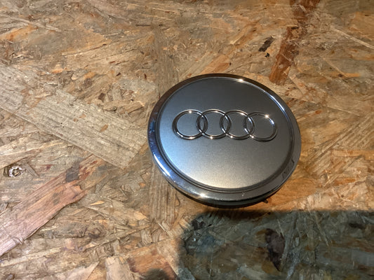 Audi A3,Q3,A4,Q5,A8,TT/TTS Radzierkappe grau-metallic Original VW AUDI NEU