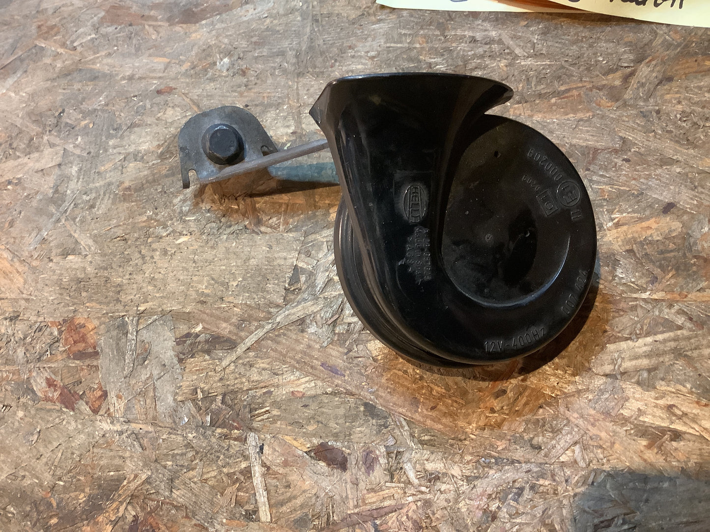 VW Passat Bj. 2005-11 Hupe Original Hella NEU