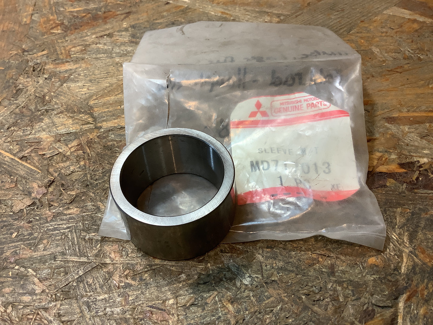 Mitsubishi Hülse, Lager für Drehzahnrad- Hauptwelle Original Mitsubishi NEU