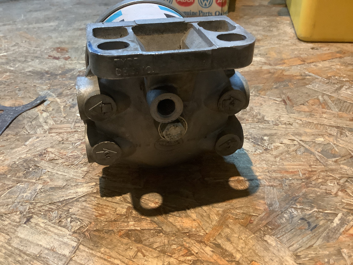 VW Caddy IV, VW Golf VI, VW Jetta IV Ölfilter Original VW Audi NEU