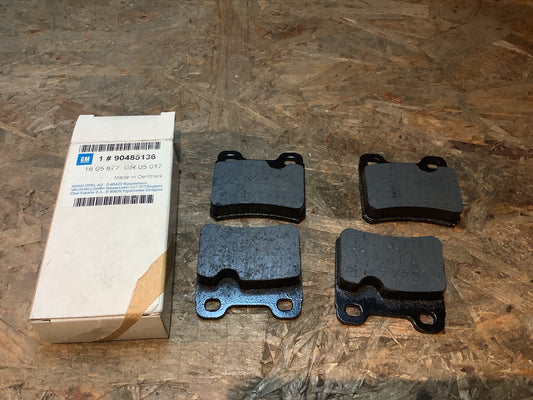 Opel Omega A, Kadett E, Vectra B Bremsbeleg-Satz hinten Original GM NEU