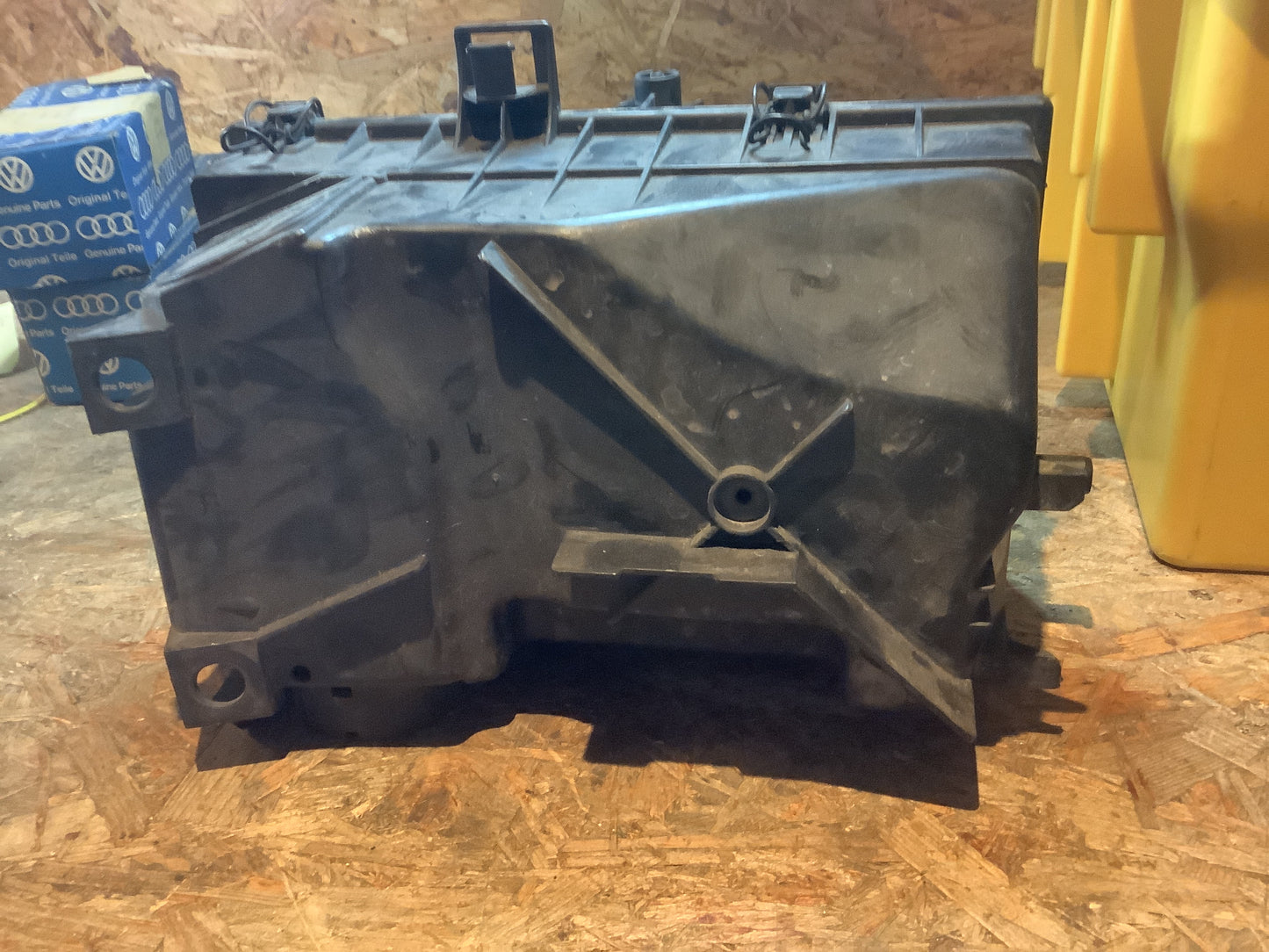 VW Passat B4 Luftfilterkasten Original VW NEU