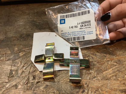 Opel Omega A, Calibra A Spreizfeder, Bremssattel hinten Set Original GM Opel NEU