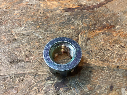 Mitsubishi Montero Europe V64W, Pajero Mutter für Achse Original Mitsubishi NEU