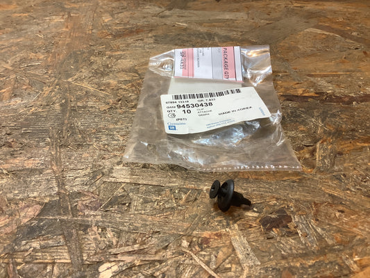 Chevrolet Aveo Befestigungsclip an Kotflügel Original GM NEU