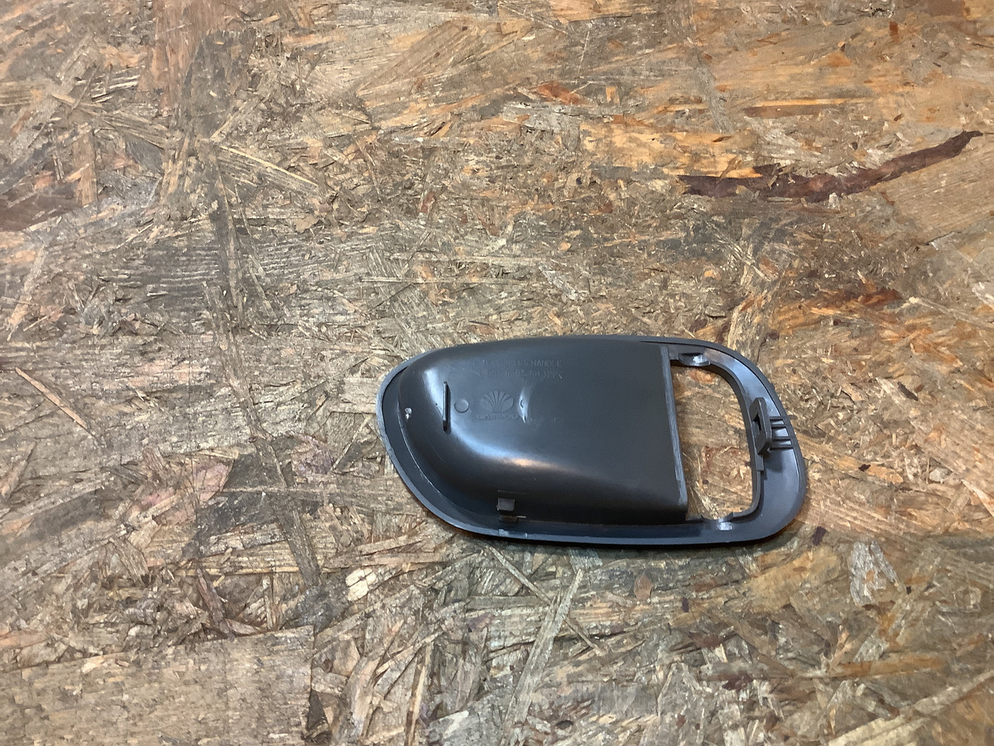 Chevrolet Nubria  Griffschale/ Gehäuse Griff rechts vorne grau Original GM NEU