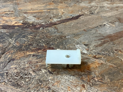 Mitsubishi Space Star Europe DG1A Türscheibenhalter Original Mitsubishi NEU